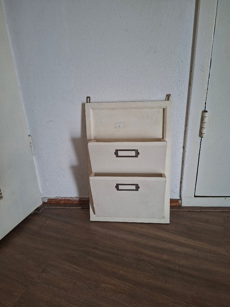 brocante wit houten postbakje, hangend, Ophalen