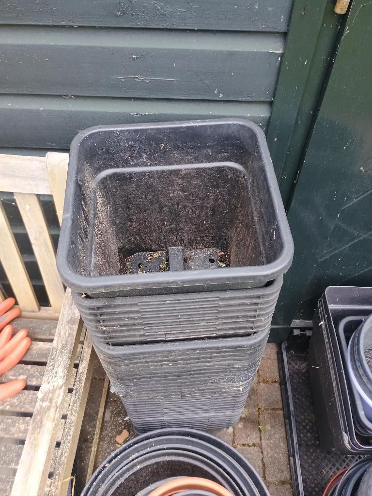 Bloempotten kweekpotten, Ophalen, Kunststof, Gebruikt, Rond