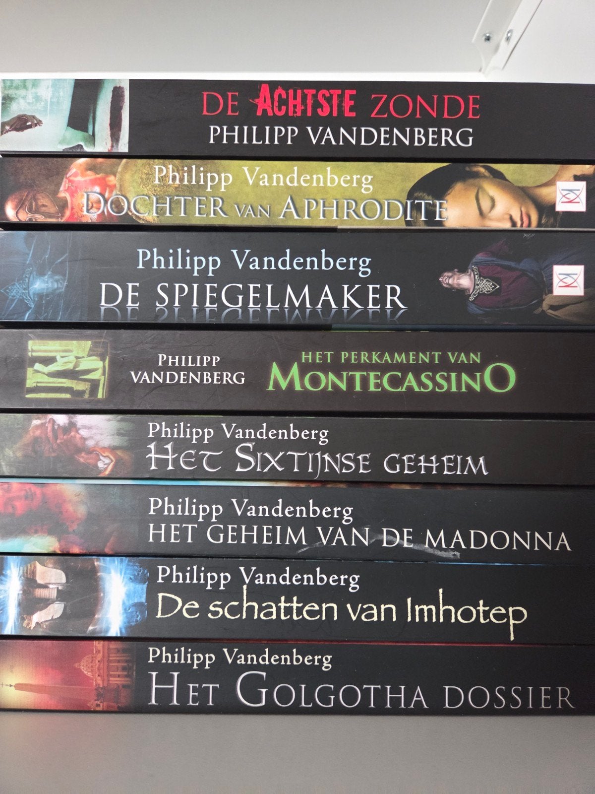8 thrillers van Philipp Vandenberg - Diverse titels, Ophalen of Verzenden, Gelezen