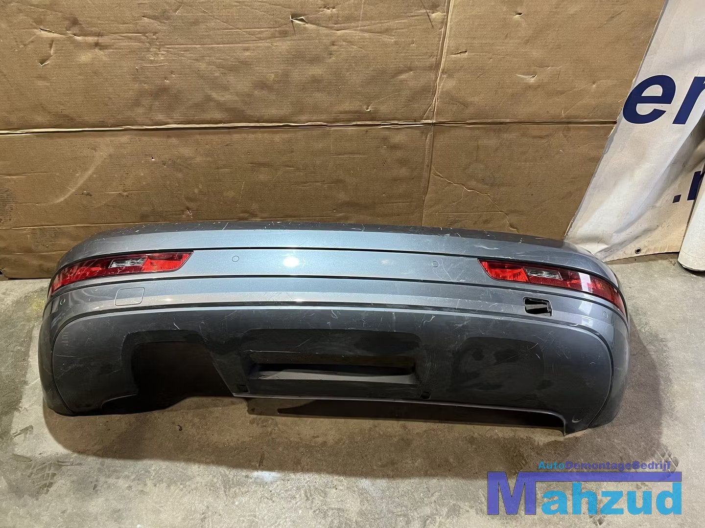 AUDI Q3 (8UB, 8UG) Grijs bumper achter achterbumper 2011-201, Gebruikt, AUDI AG, Auto-Union-Strasse 1
85045  Ingolstadt, DE, Bumper