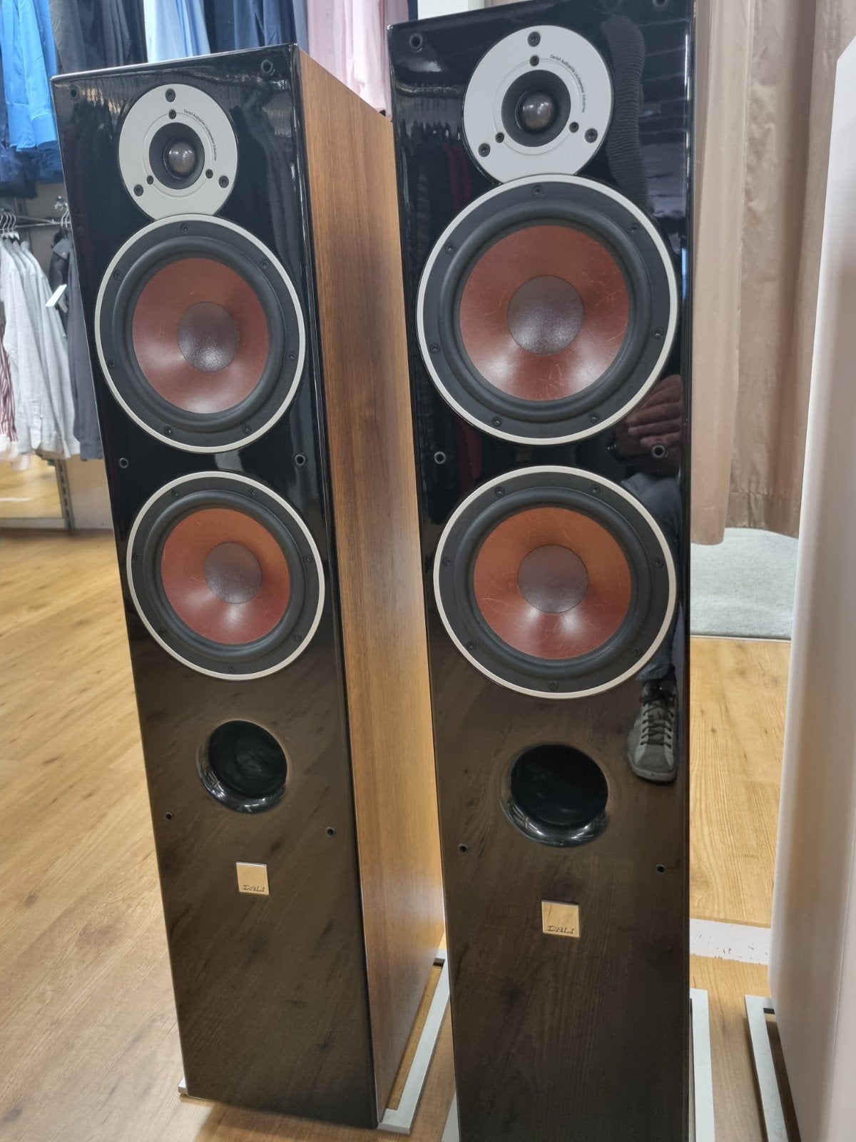DALI Zensor 7 – Walnoot – Uitstekende staat, Audio, Tv en Foto, Luidsprekers, Stereo speakers, Zo goed als nieuw, /, /