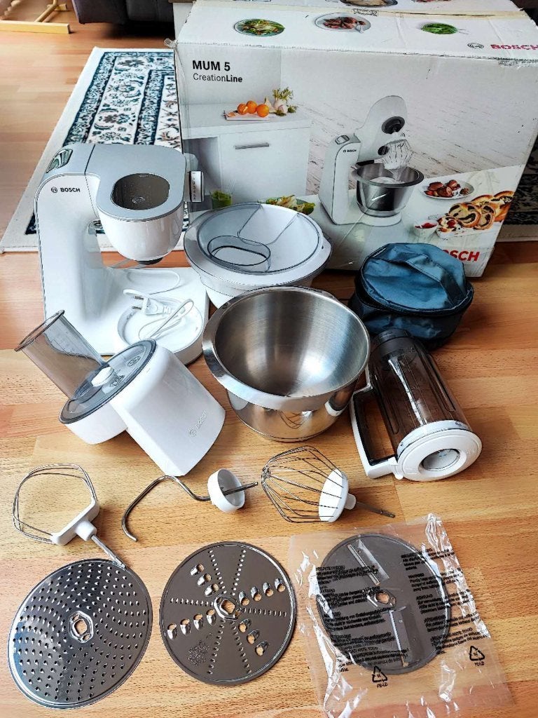 Bosch MUM58234 keukenmachine in doos met veel accessoires, Ophalen, Zo goed als nieuw, Vaatwasserbestendig, 3 snelheden of meer