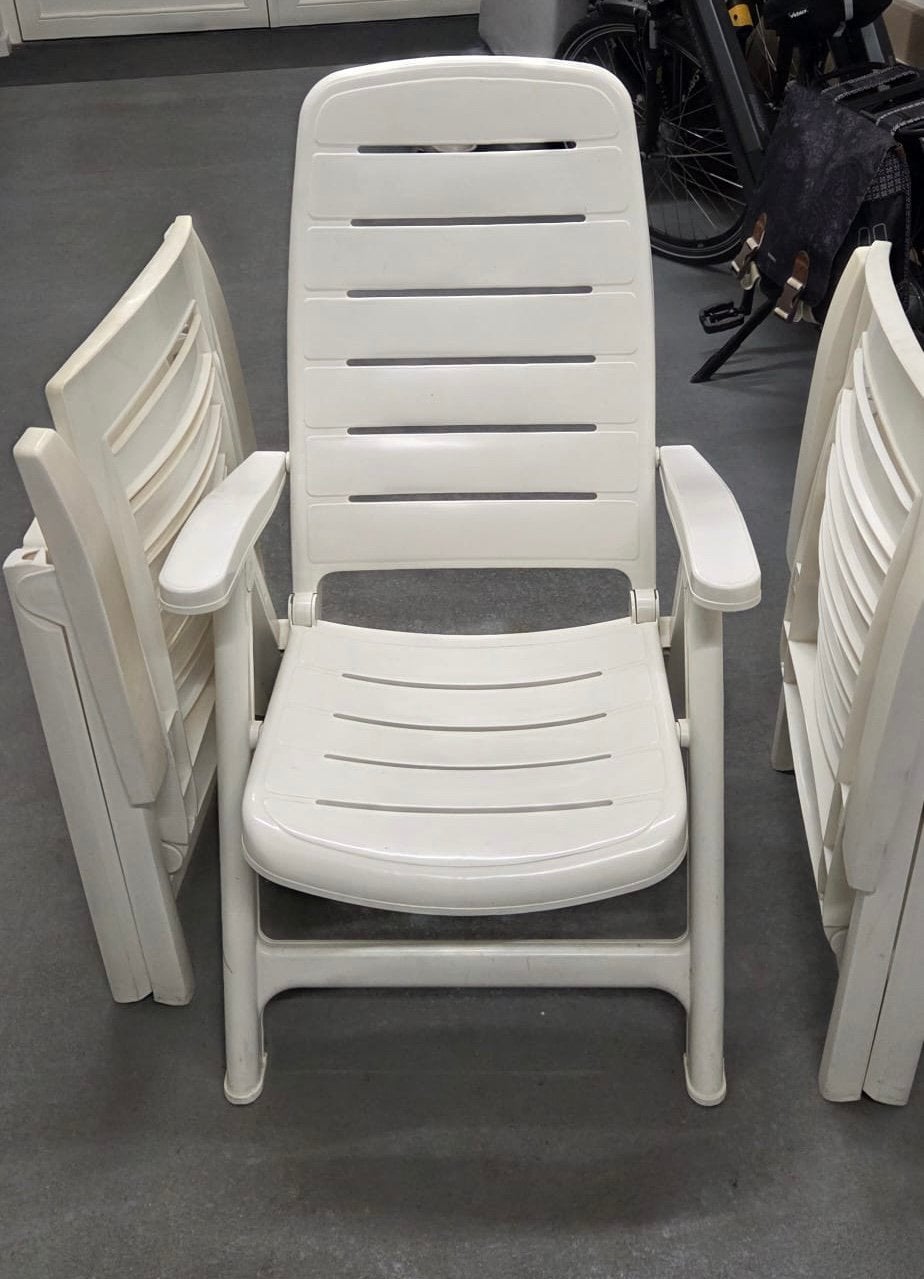 Witte kunststof tuinstoelen - inklapbaar en verstelbaar, Tuin en Terras, Ophalen, Gebruikt, Kunststof, Inklapbaar