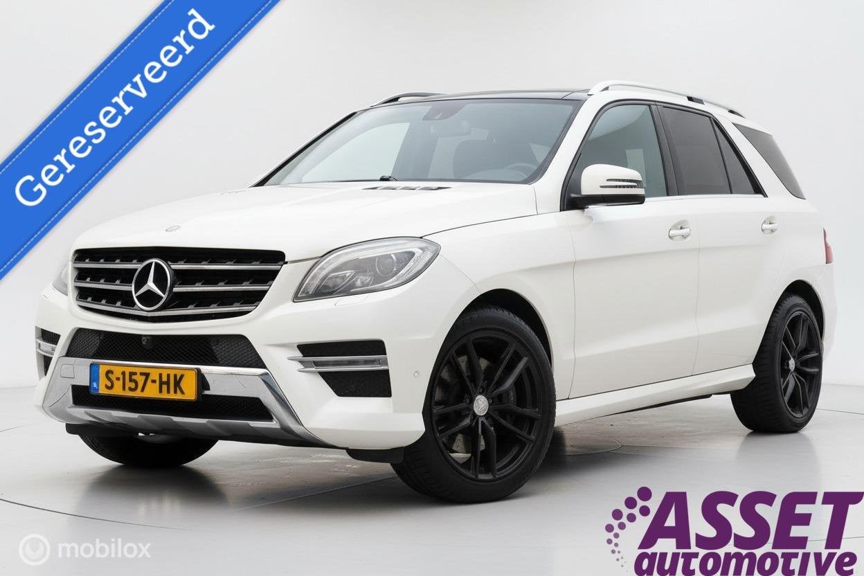 Mercedes ML500 V8 AMG | panoramadak | 360-camera | trekhaak, Auto's, Euro 5, Gebruikt, 8 cilinders, 138 €/maand