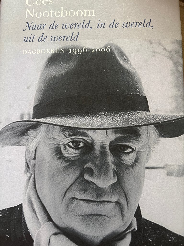 Naar de wereld in de wereld uit de wereld, Ophalen of Verzenden, Nieuw, Cees Nooteboom