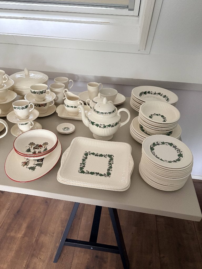 Wedgwood Stratford, compleet 53-delig servies z.g.a.n.!, Ophalen of Verzenden, Zo goed als nieuw, Overige stijlen, Wedgwood