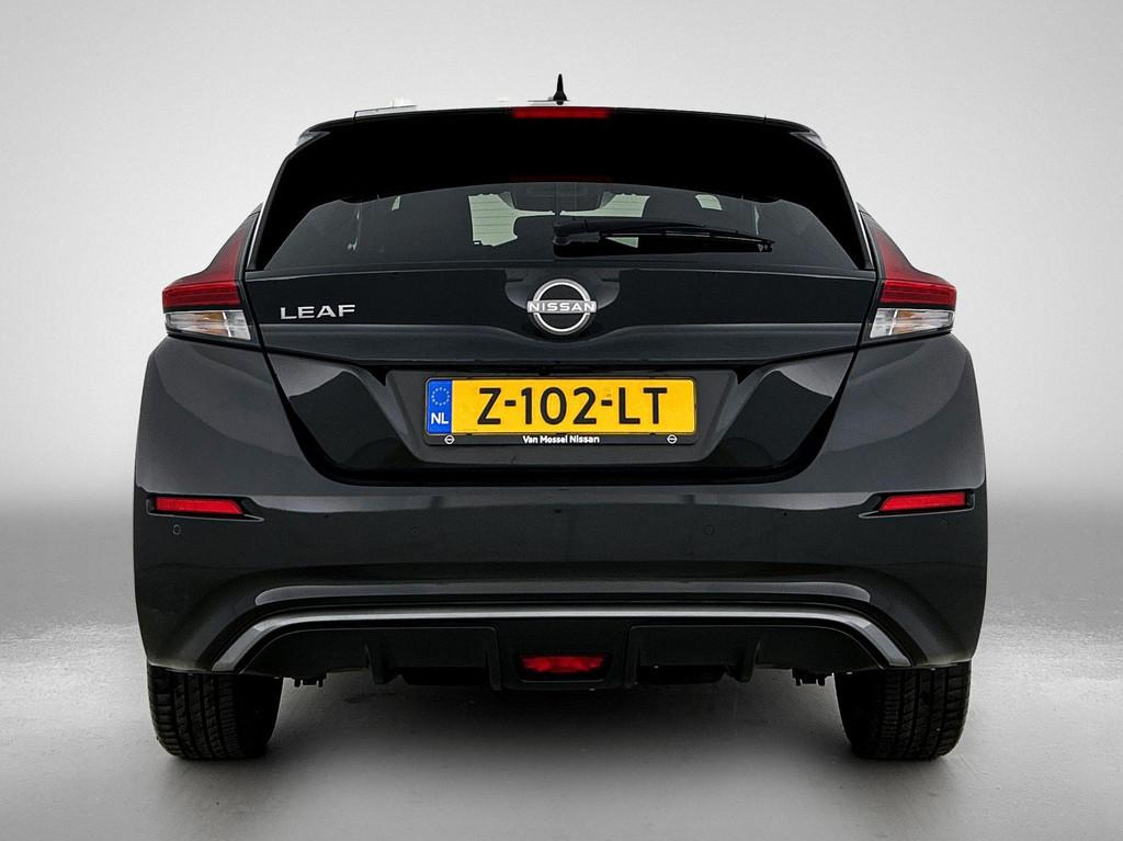 Nissan LEAF N-Connecta 39 kWh 150PK | Navigatie | 360 Camera, Auto's, Nissan, Stof, Gebruikt, 150 pk, Zwart
