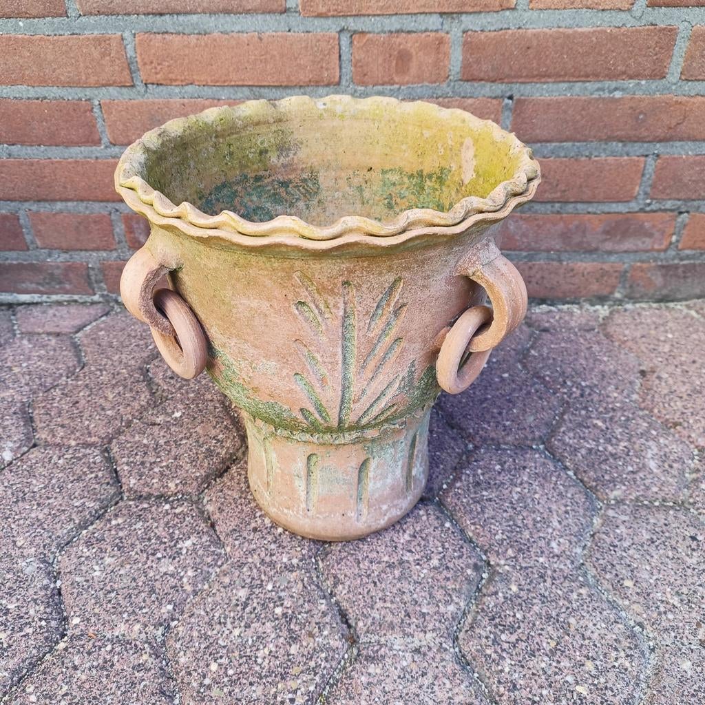 Antieke hoge terracotta bloempot met oren, Tuin en Terras, Bloembakken en Plantenbakken, Steen, Rond, Ophalen