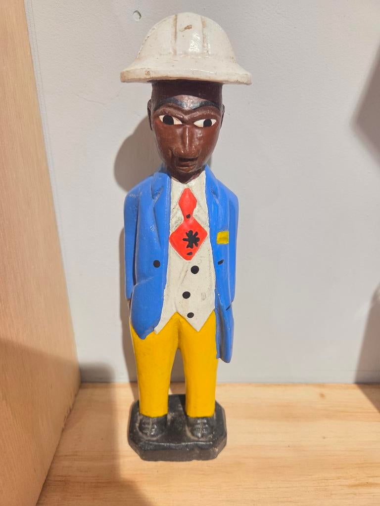 Houten gesneden afrikaans beeldje van een opzichter, Ophalen of Verzenden
