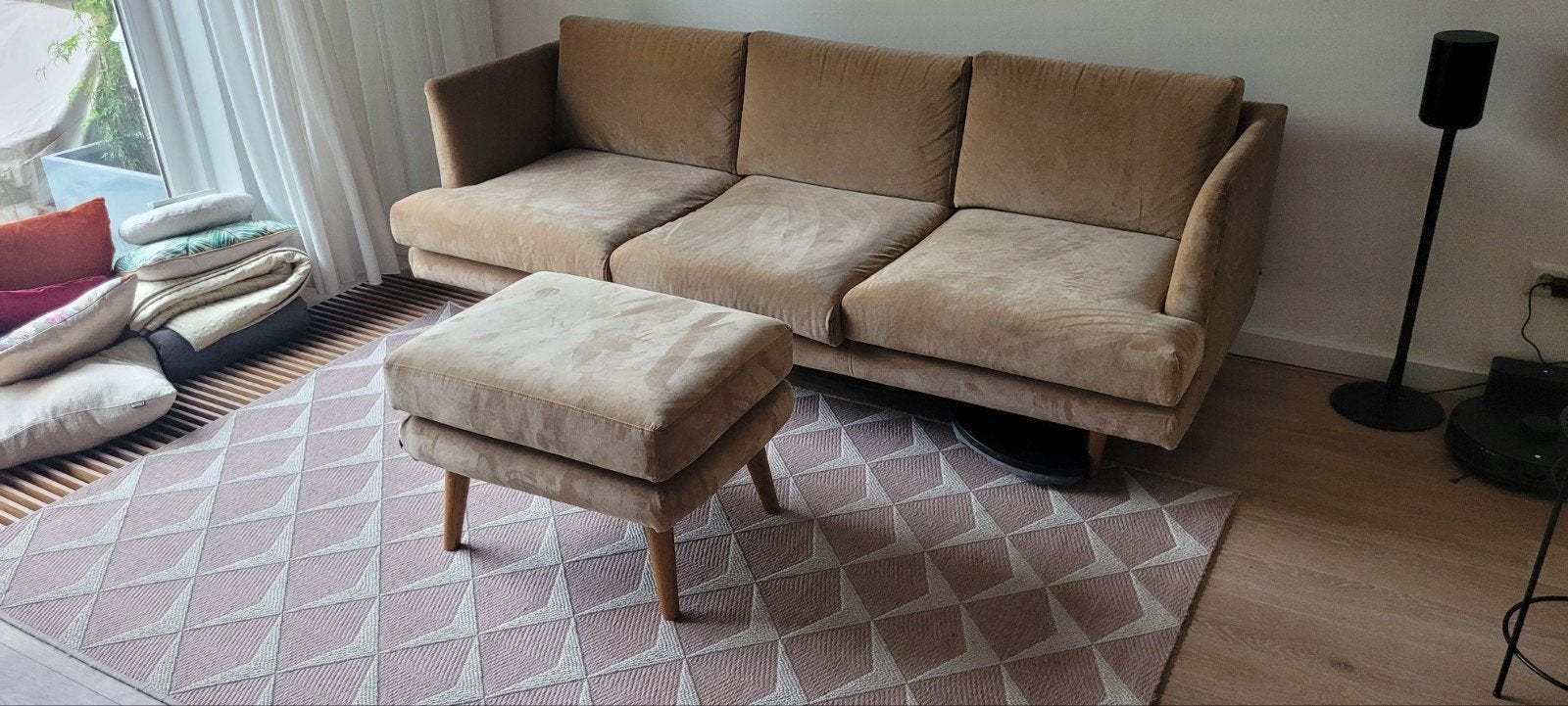 SofaCompany Floyd 3-zitsbank + Georg hocker – velours beige, Ophalen, Gebruikt, Stof