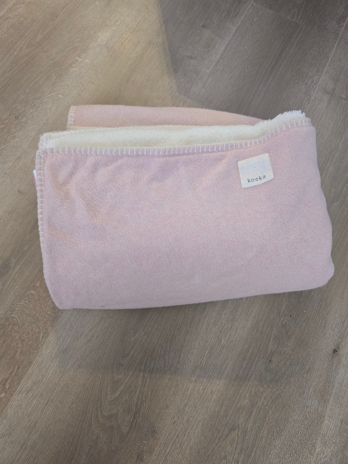 Koeka deken roze/wit - Zo goed als nieuw, Dubbelzijdig, Koeka, Ophalen of Verzenden, Zo goed als nieuw