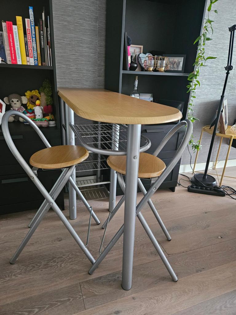 Bar / hoge tafel met 2 krukken, Ophalen