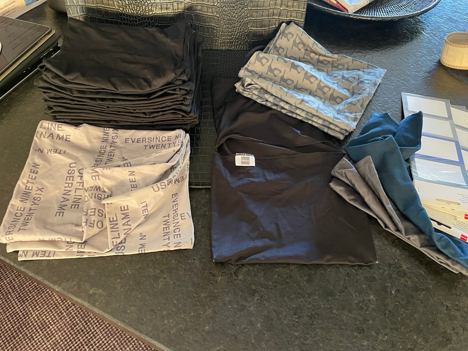 Set rekbare boeken kaften Hema €0,50 per stuk&textieletikett, Ophalen of Verzenden