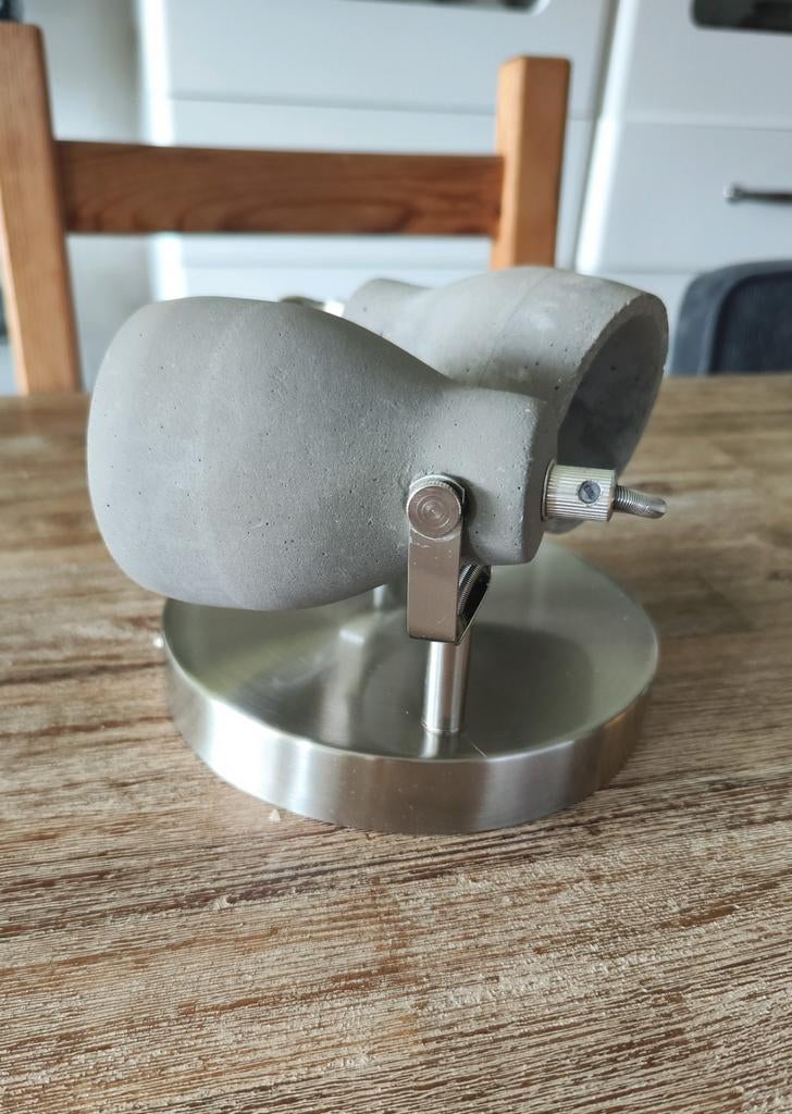 Grijze beton spot met 2 lampen, Ophalen, Metaal of Aluminium, Nieuw, Led