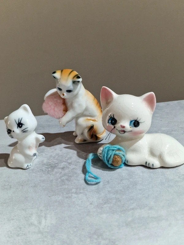 Vintage Kattenbeeldjes Porselein – Set van 3, Verzamelen, Ophalen of Verzenden, Zo goed als nieuw, Dier