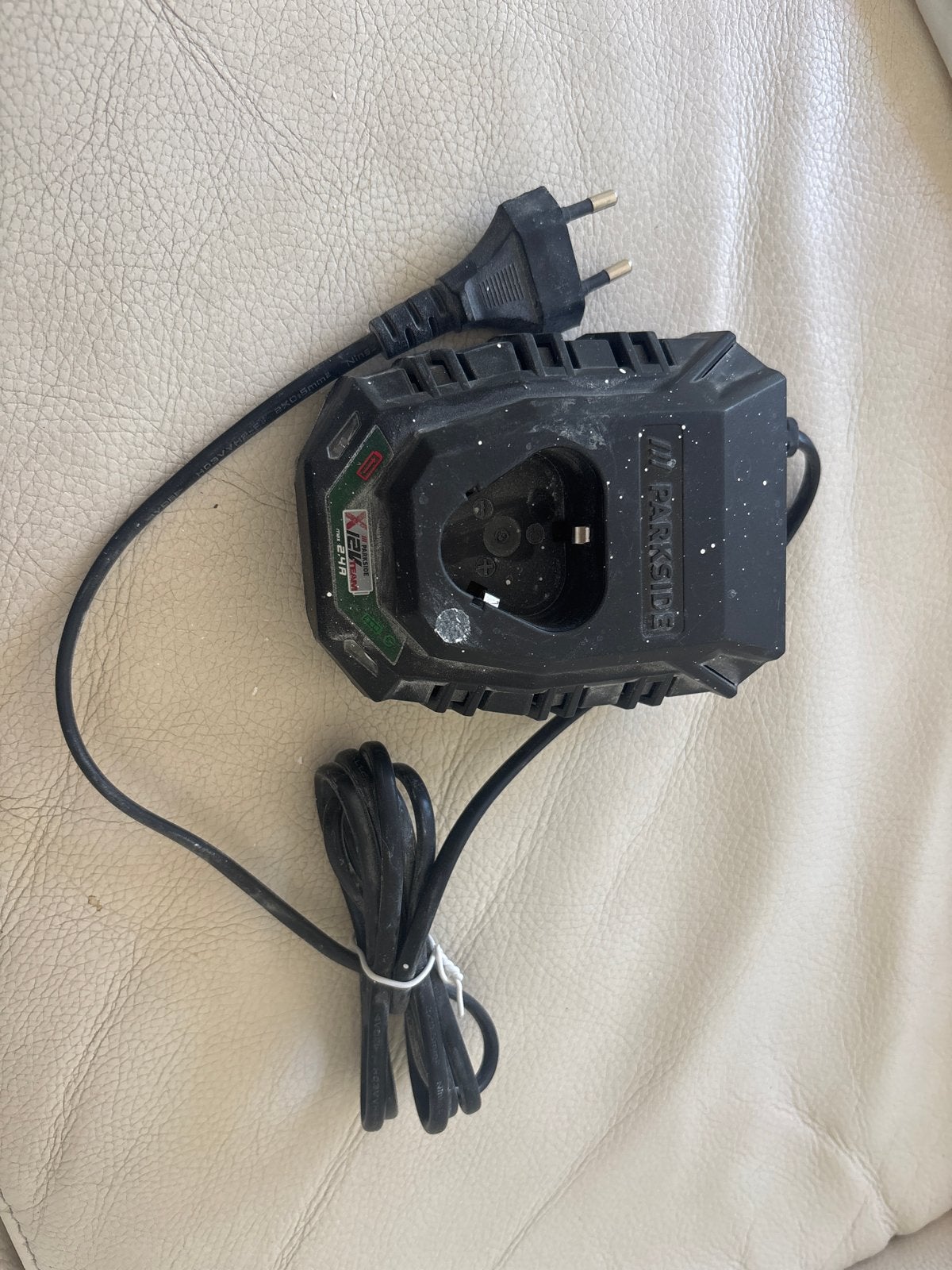 Parkside Oplader 2.4A 12V - Model HG1008, Ophalen, Gebruikt