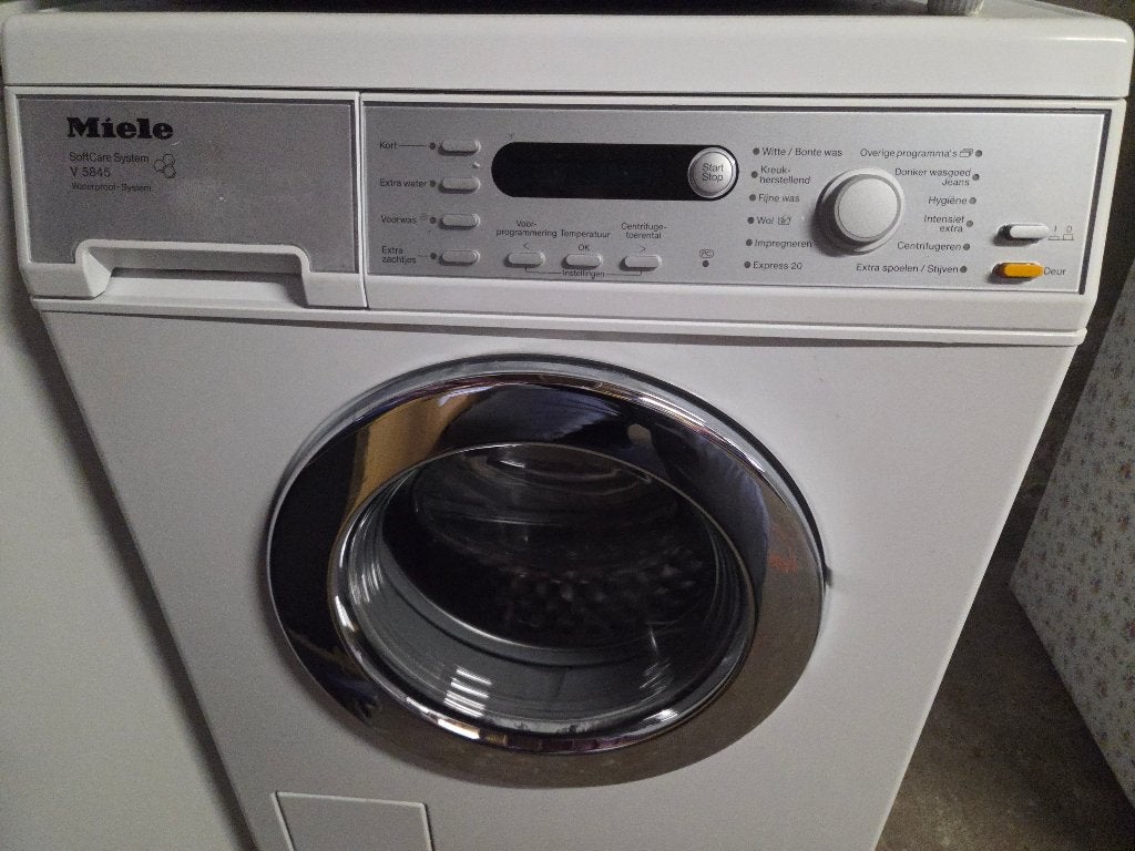 Wasmachine Miele - 6 kg - A, Ophalen, Miele: Duitsland info@Miele.nl, Duitsland, Refurbished