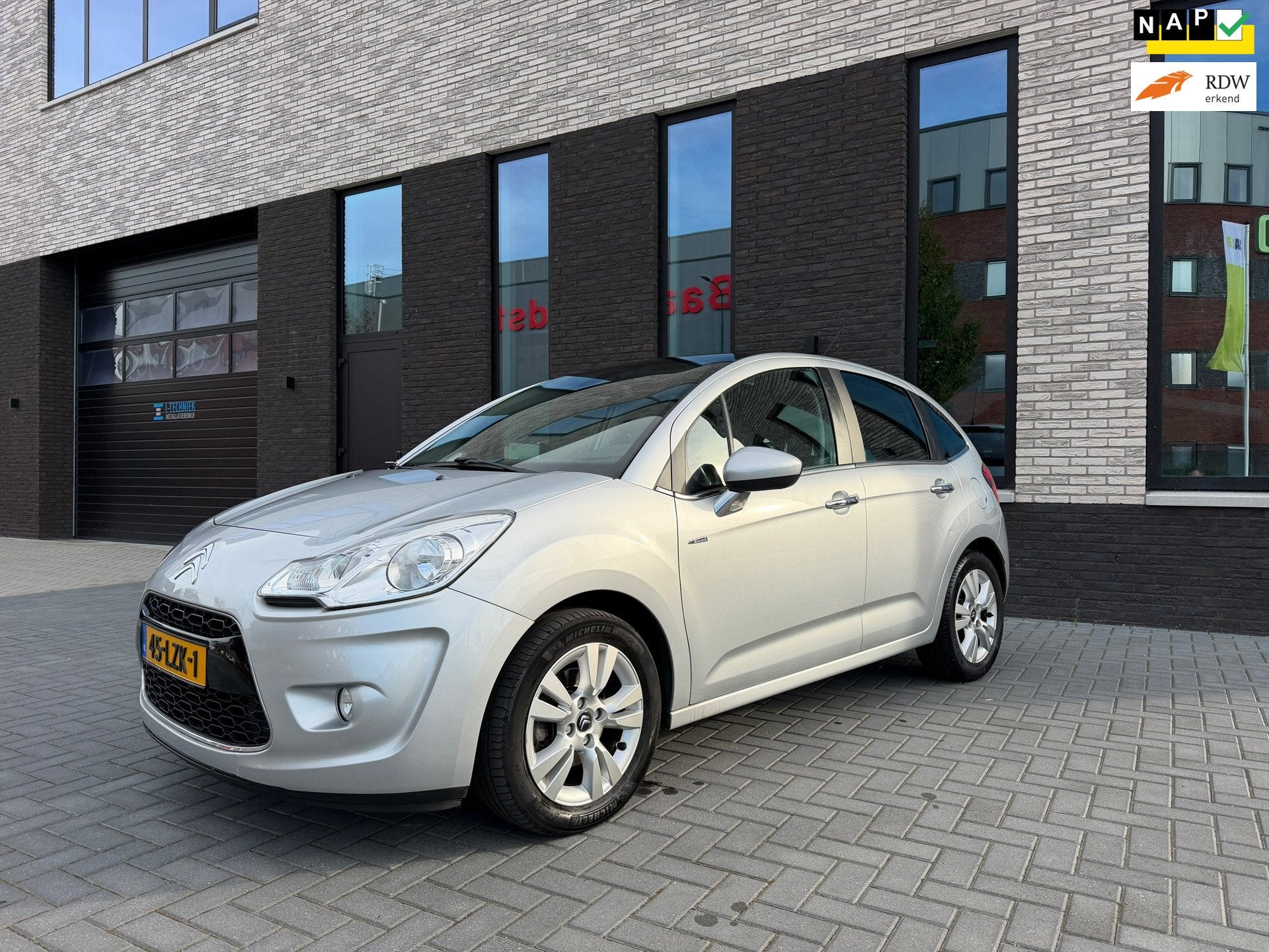 Citroen C3 1.6 VTi Exclusive, Auto's, Euro 5, Gebruikt, 4 cilinders, 49 €/maand
