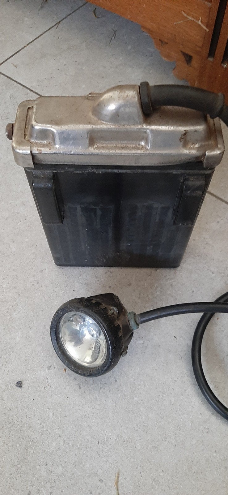 Vintage mijnwerkerslamp met accu - Antiek verzamelobject, Antiek en Kunst, Ophalen of Verzenden