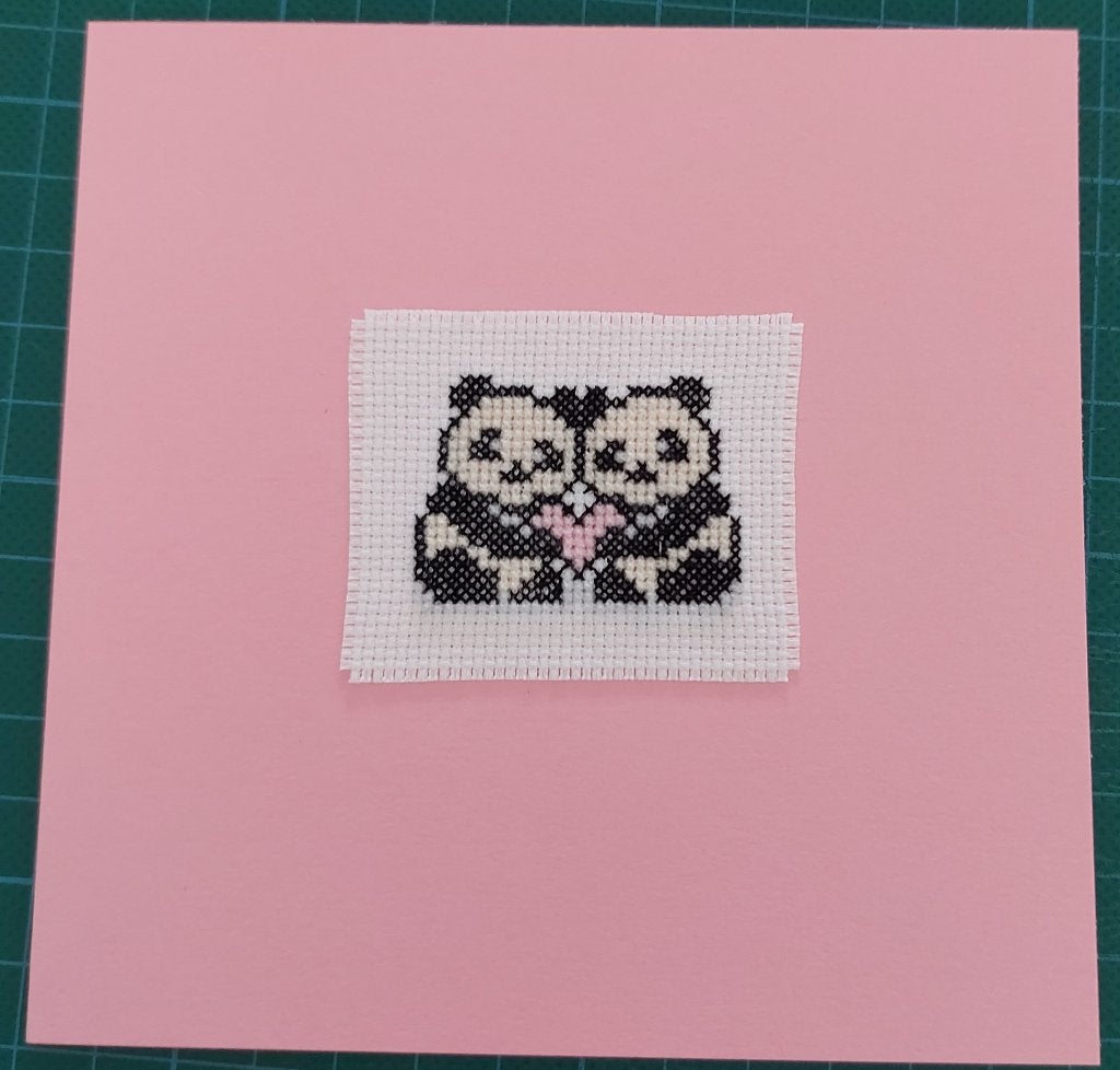 kaart met geborduurde verliefde panda's (1994), Ophalen of Verzenden, Nieuw, Dieren