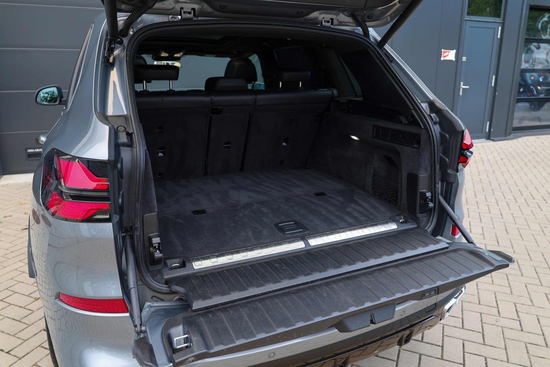 Foto 59 van BMW X5 xDrive50e | BTW | SKYLOUNGE | 22 INCH | COMFORTSTOELE