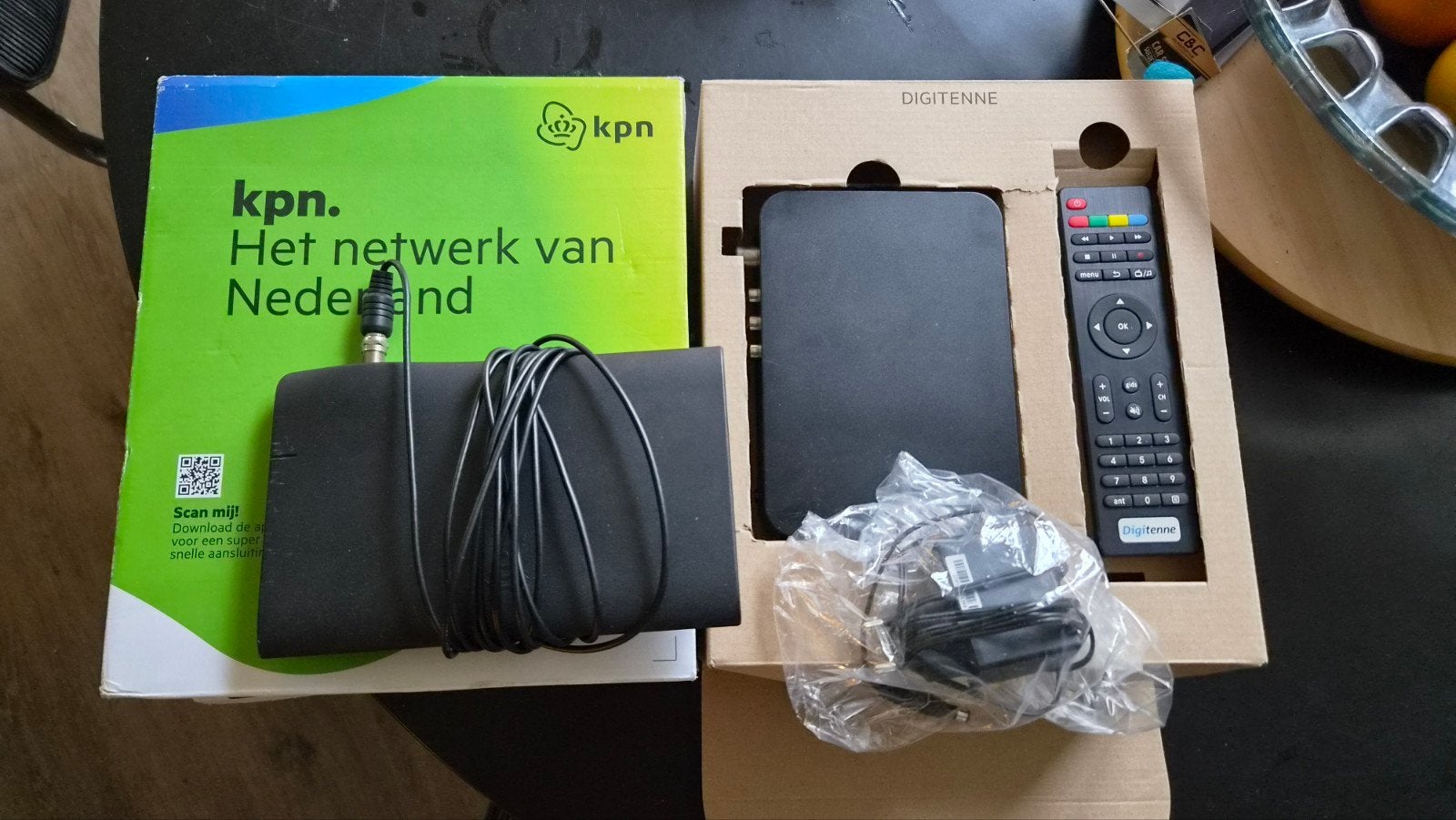 Digitenne complete set - zo goed als nieuw, Ophalen of Verzenden, Zo goed als nieuw, Decoder
