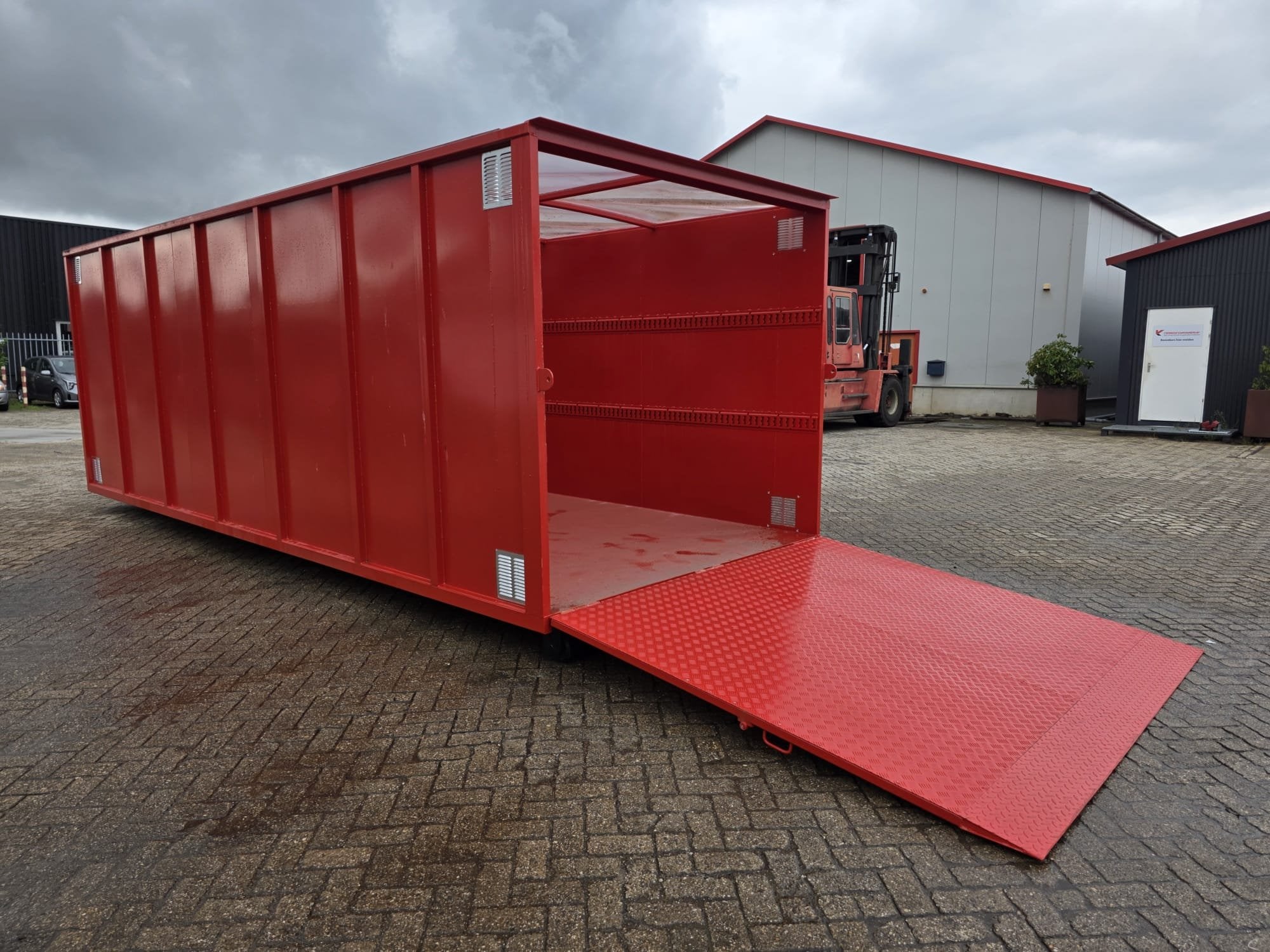 VERNOOY INRIJ / MAGAZIJN CONTAINER 9502 (bj 2026), Dave Vernooij, Dave@vernooy.nl, Kellensedwarsweg 9
4004JC  Tiel, NL