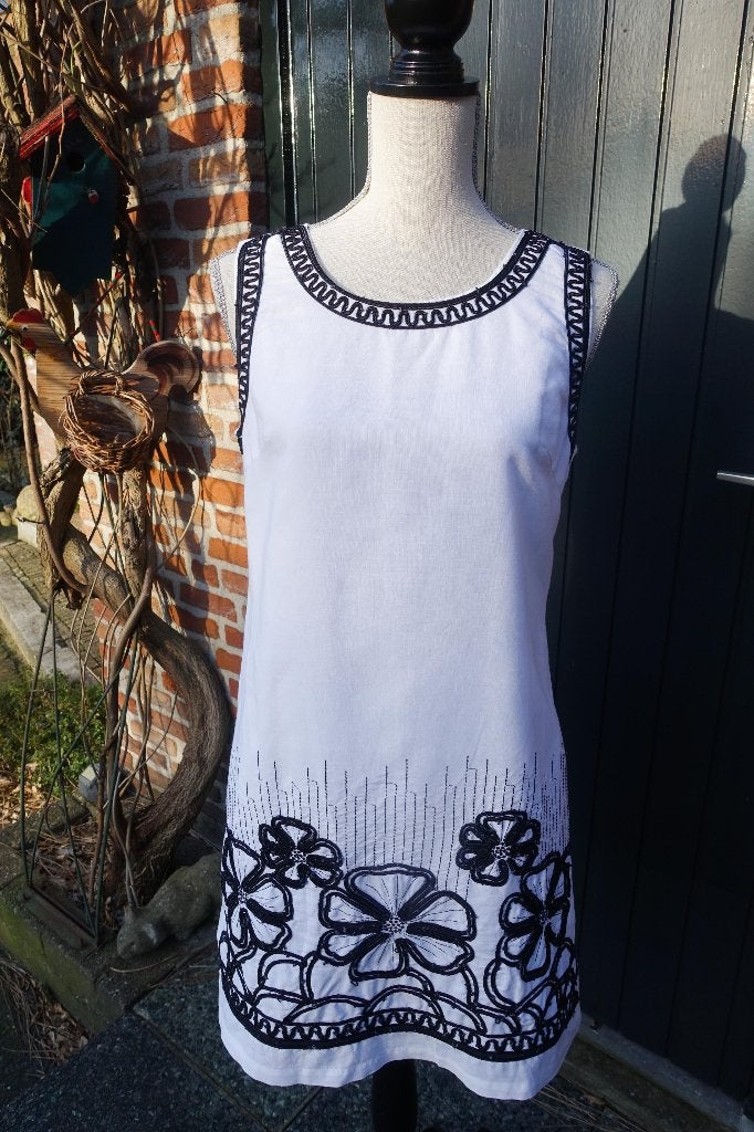 wit zwarte linnen folklore jurk van Sweet Miss mt S, Kleding | Dames, Jurken, Wit, Ophalen of Verzenden, Sweet Miss, Maat 36 (S)