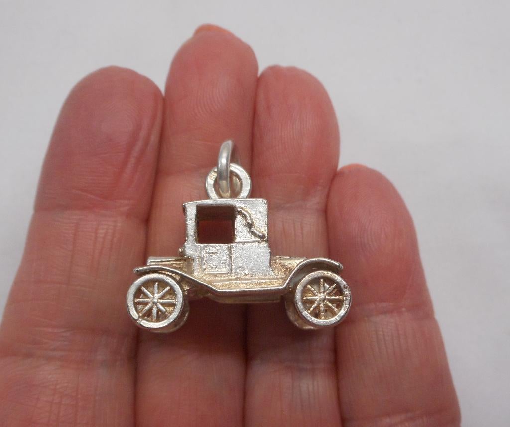 Zilveren grote vintage bedel oude auto nr.1326, Overige merken, Verzenden, Zo goed als nieuw, 1 bedel