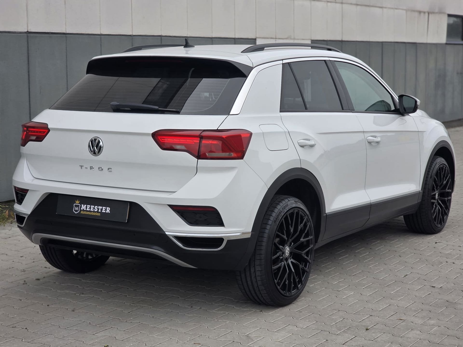 Volkswagen T-Roc 1.5 TSI Style |STUUR/STOELVERW.|ACC|CAMERA, Voorwielaandrijving, Stof, Euro 6, 4 cilinders