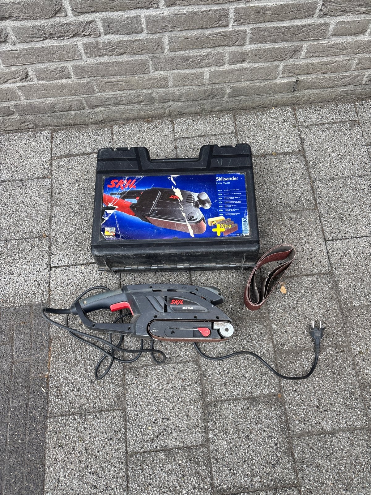Skil bandschuurmachine 600 watt met koffer, Ophalen, Gebruikt, 600 tot 1200 watt, Bandschuurmachine