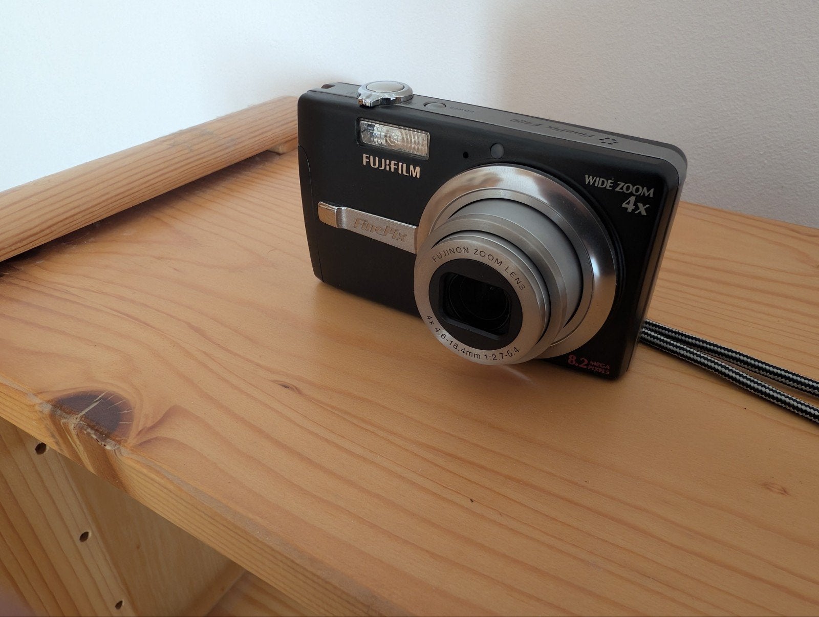 Fujifilm FinePix F480  - 8.2 MP, 4x optische zoo, Ingebouwde flitser, Gebruikt, Accu, Ophalen of Verzenden