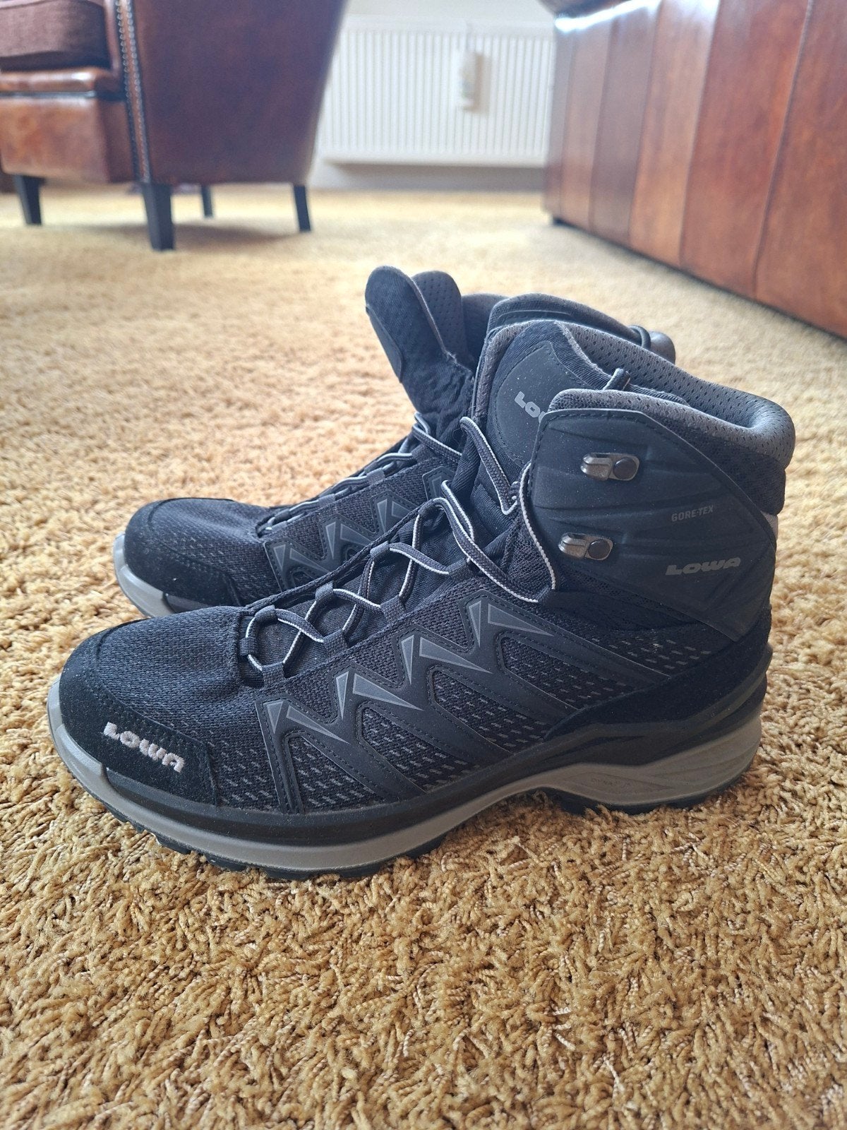 Lowa wandelschoenen maar 43,5 heren, Ophalen, Zo goed als nieuw, Schoenen