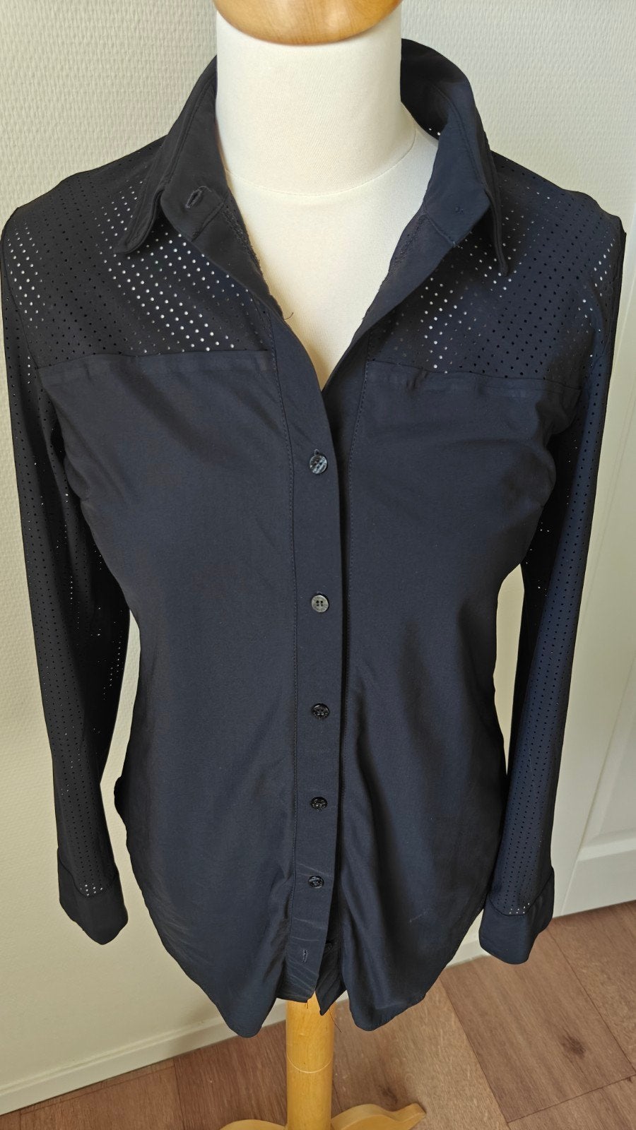 Studio Anneloes Zwarte Blouse met Perforaties, Studio Anneloes, Zwart, Ophalen of Verzenden, Zo goed als nieuw