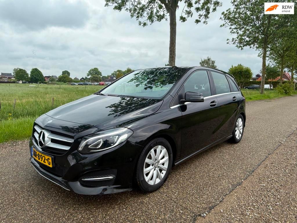 Mercedes-Benz B-klasse 180 Diesel/ Edition Plus/ Cruise/ Cli, Auto's, Mercedes-Benz, Voorwielaandrijving, Gebruikt, 4 cilinders