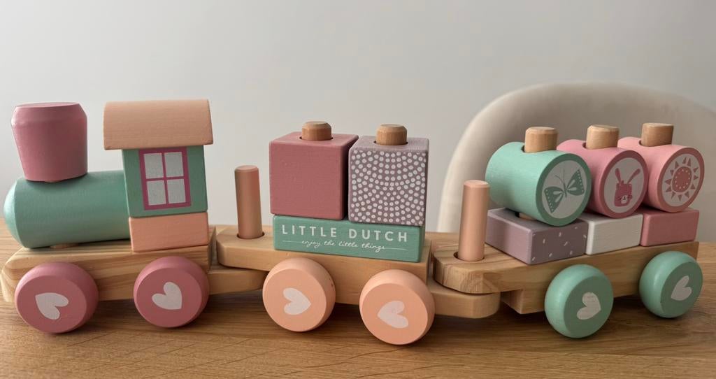 Houten trein little dutch - roze, Kinderen en Baby's, Speelgoed | Houten speelgoed, Ophalen, Zo goed als nieuw