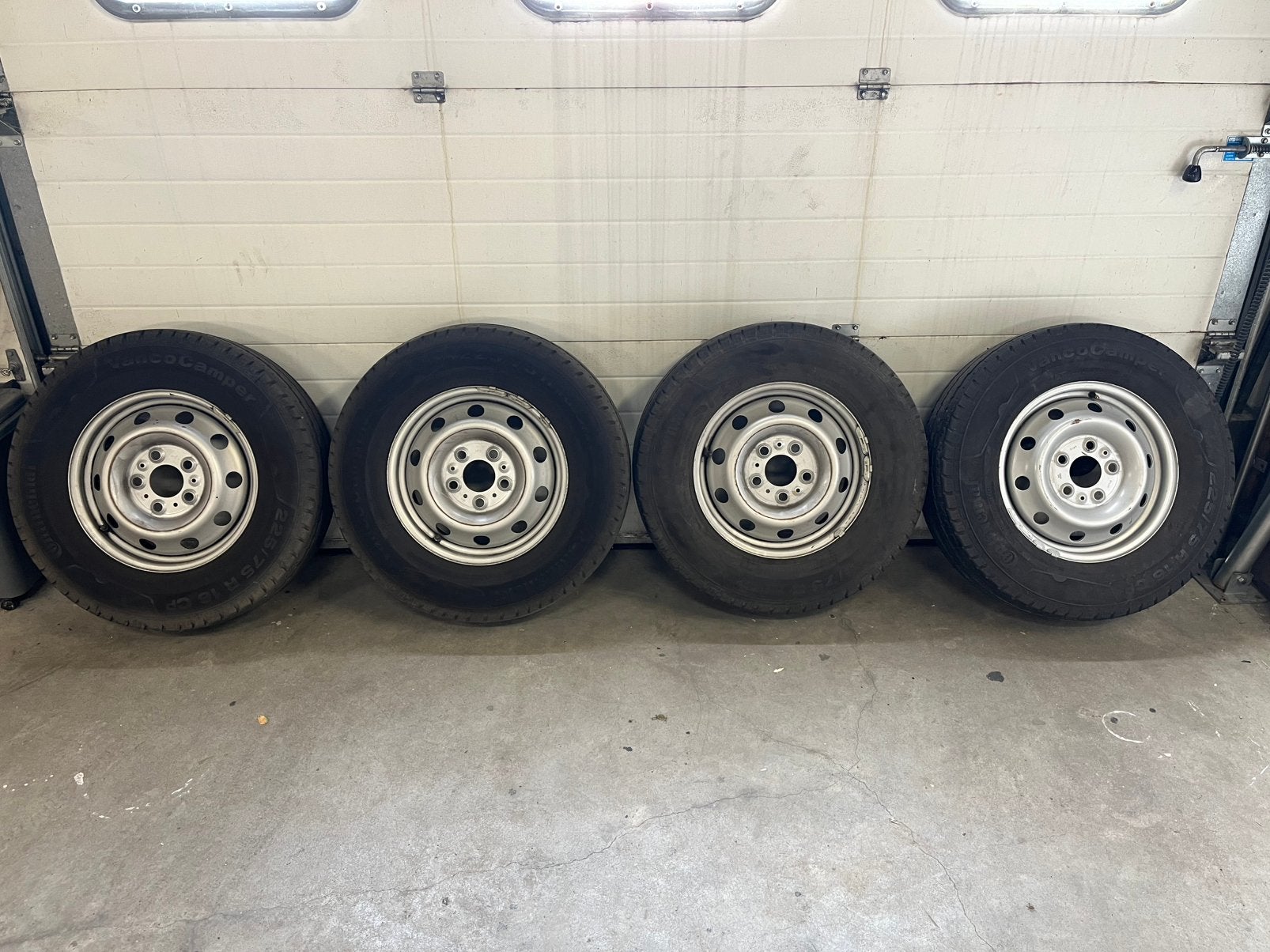 4x velg 16 Inch met band 225 75 16 Ducato 250, Ophalen, Gebruikt