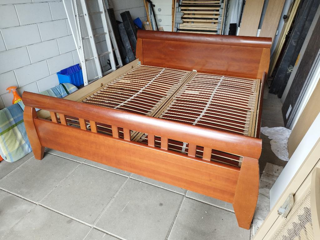 Tweepersoons bed, Huis en Inrichting, Slaapkamer | Bedden, Gebruikt, Tweepersoons, 180 cm, 200 cm, Hout, Verstelbaar, Ophalen