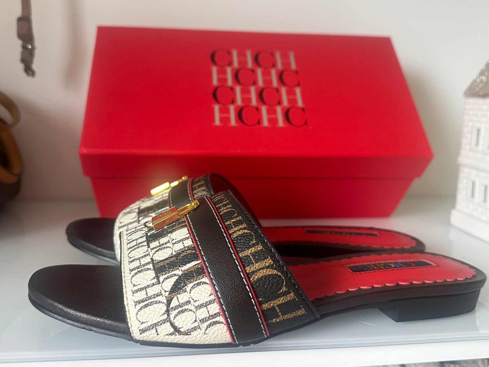 Carolina Herrera, Ophalen of Verzenden, Zo goed als nieuw, Overige materialen