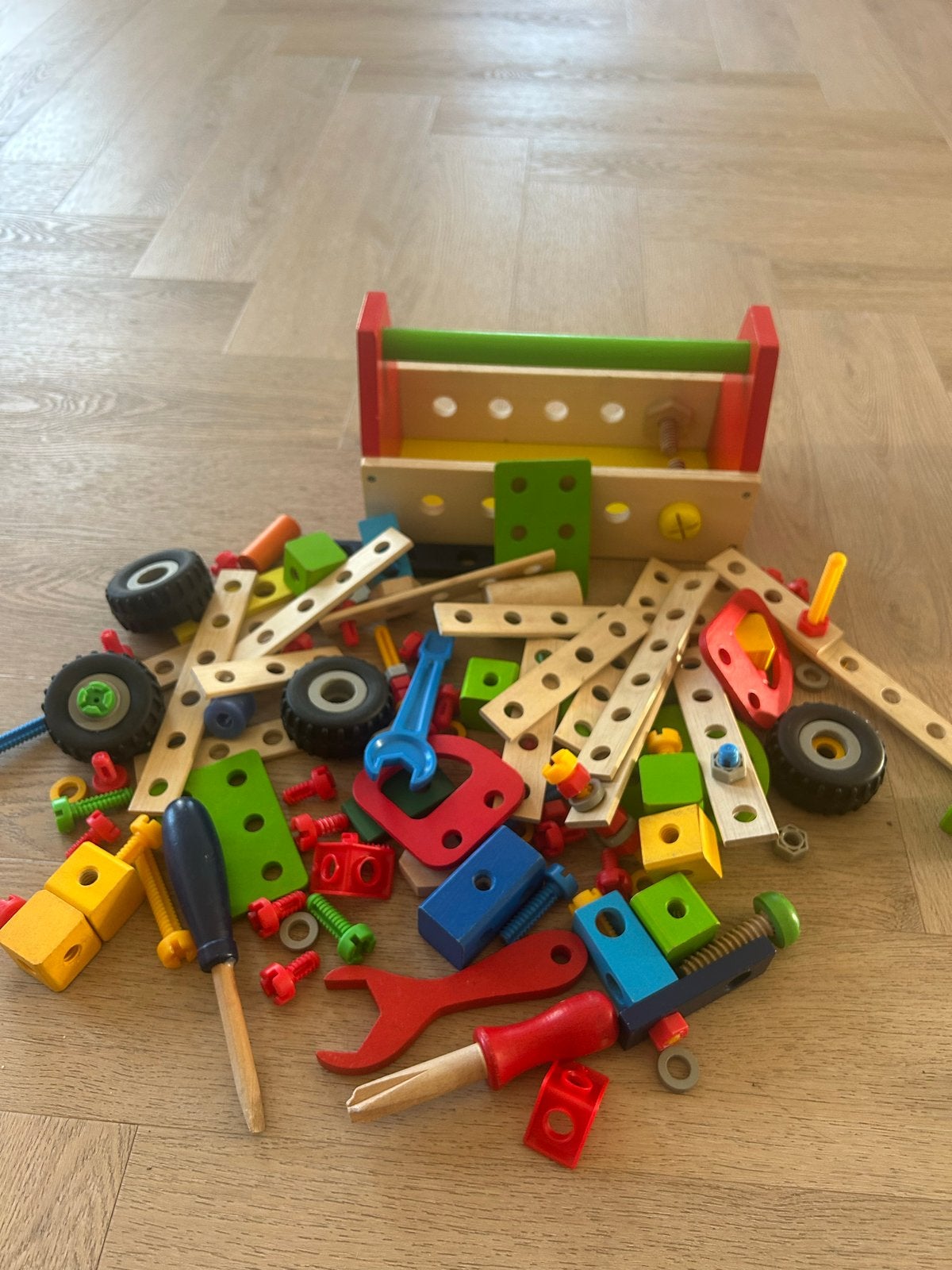 Houten gereedschapskist met bouwset, Kinderen en Baby's, Speelgoed | Houten speelgoed, Ophalen