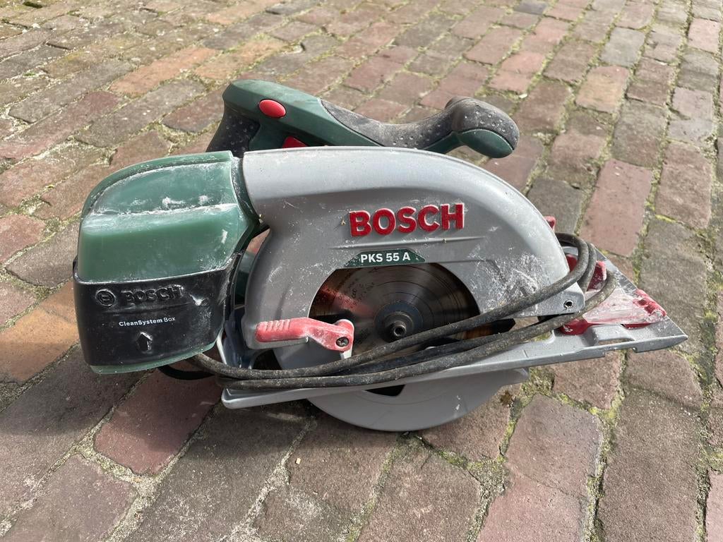 Bosch circle zaag, Ophalen, Zo goed als nieuw, Minder dan 600 watt, Vlakschuurmachine