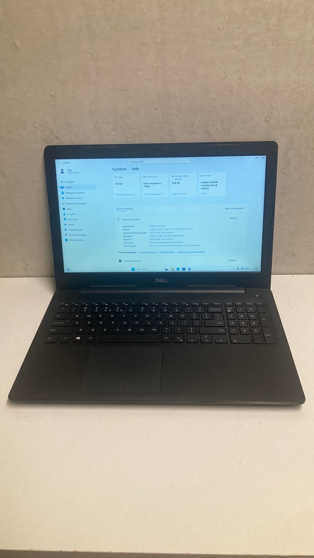 Dell Latitude i5-8gen, 8Gb geheugen, 256Gb, Windows 11, Ophalen, Gebruikt, 2 tot 3 Ghz, 14 inch
