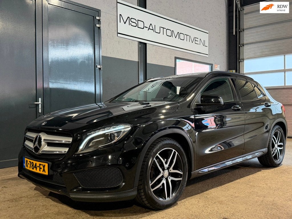 Mercedes-Benz GLA-klasse 180|Panorama|AMG PACK|Sportstoel +, Auto's, Mercedes-Benz, Bi-Xenon koplampen, Gebruikt, Euro 6, 4 cilinders