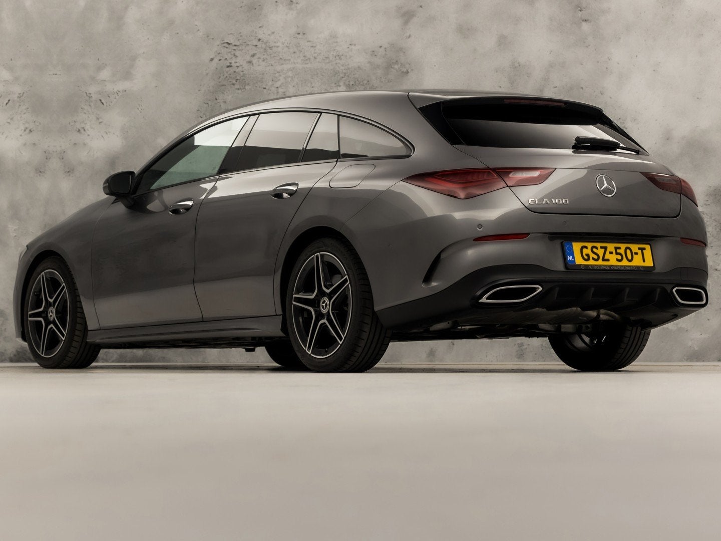 Mercedes-Benz CLA-Klasse 180 AMG Sport Automaat (GROOT NAVI,, 136 pk, Gebruikt, 4 cilinders, Origineel Nederlands