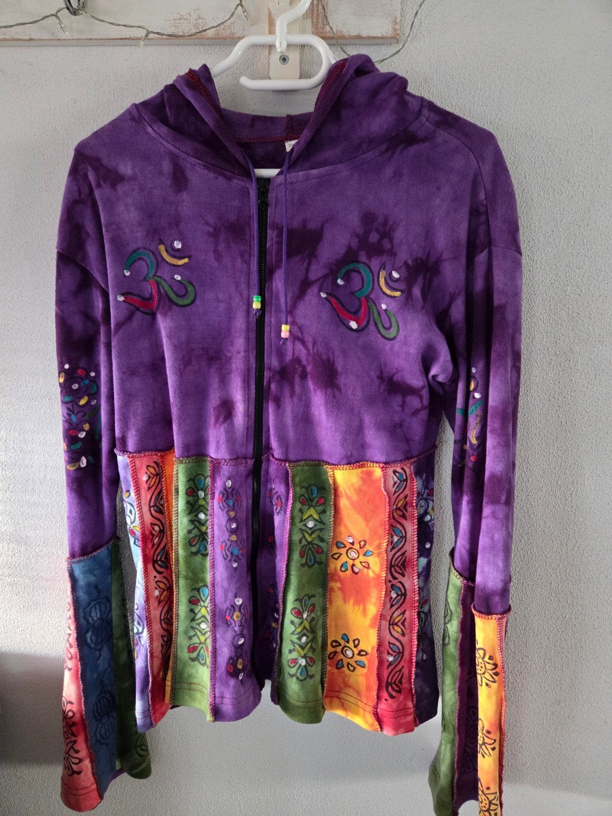Paarse tie-dye hoodie met kleurrijke details en Om-teken, Paars, Maat 46/48 (XL) of groter, Ophalen of Verzenden, Onbekend