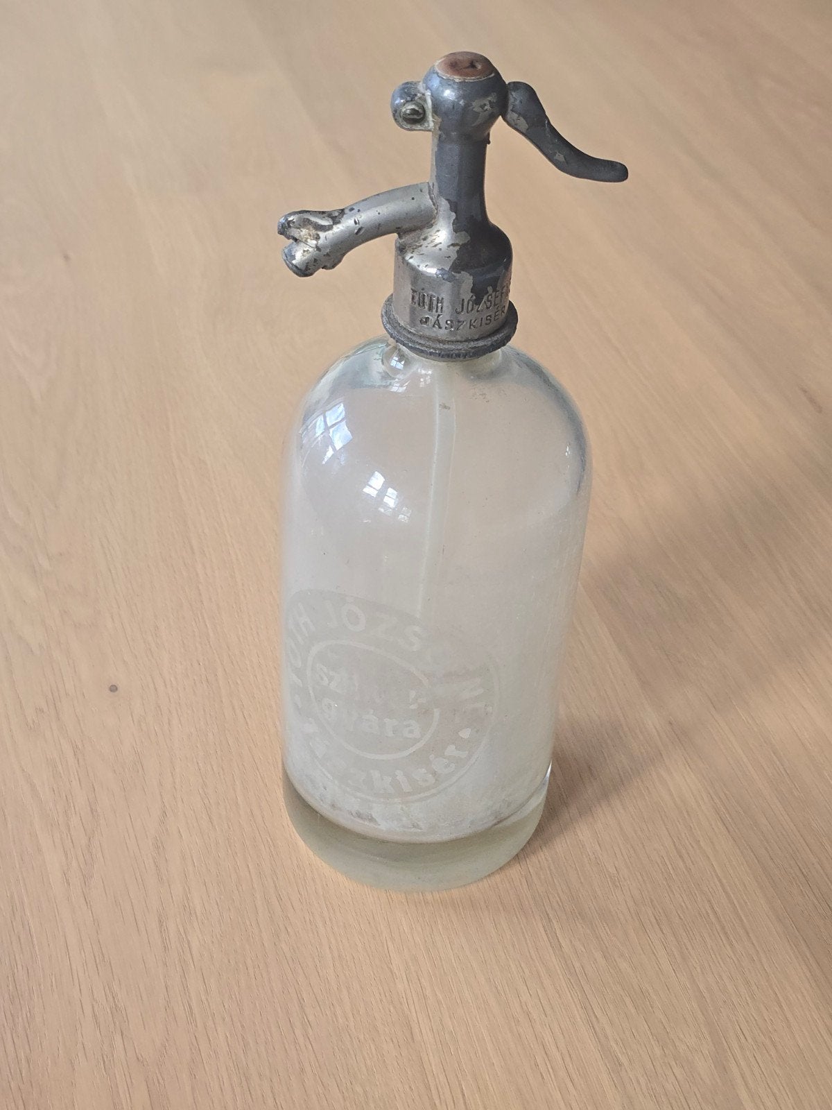 Zeldzame vintage antieke spuitwaterfles Tóth Józsefné €59, Ophalen of Verzenden