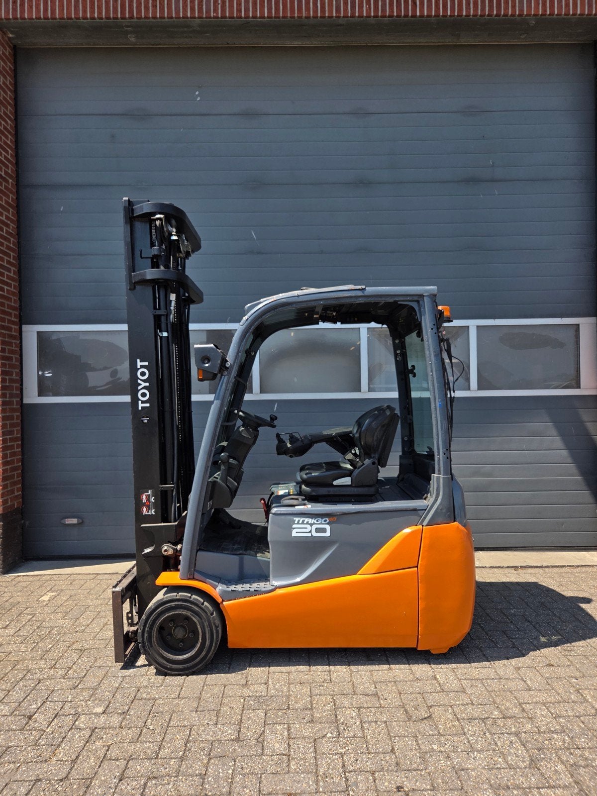 Heftruck Toyota 8FBET20 Triplex Sideshift freelift 2014