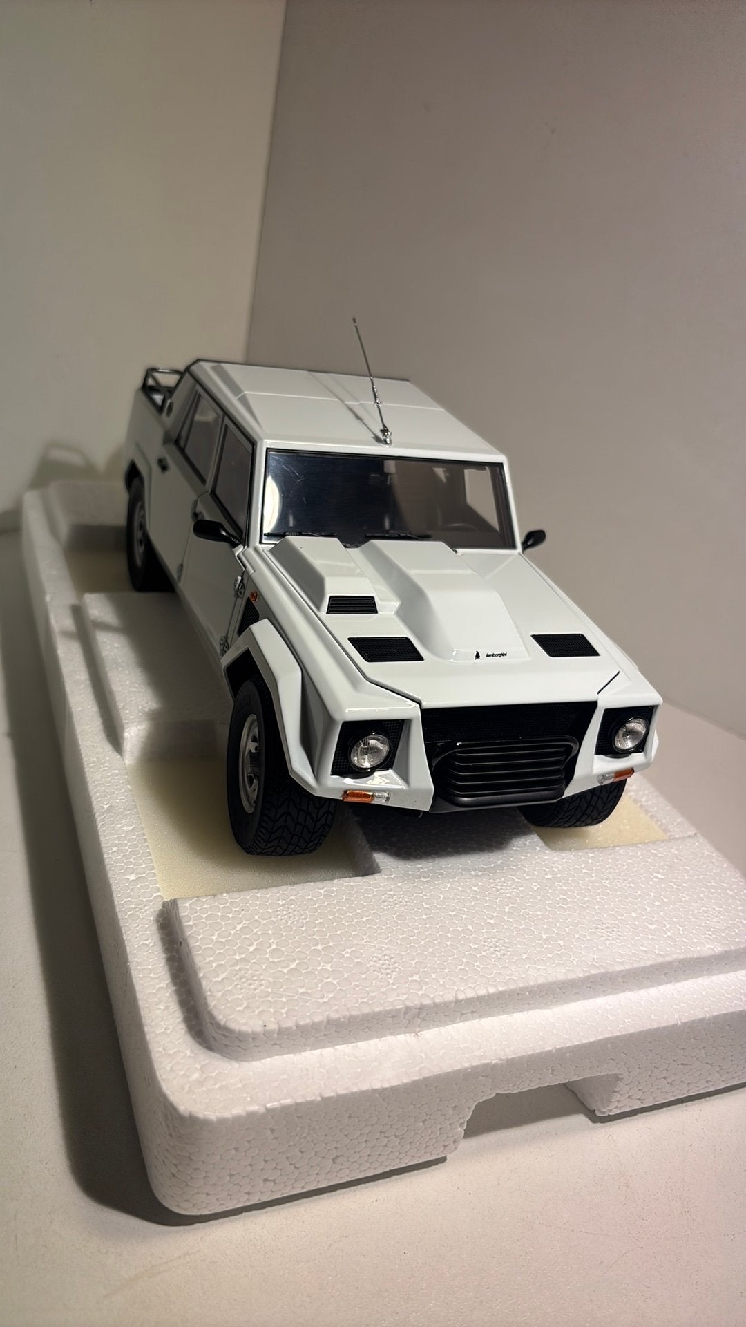 Lamborghini lm002 white autoart 1.18, Ophalen of Verzenden, Autoart, A, A