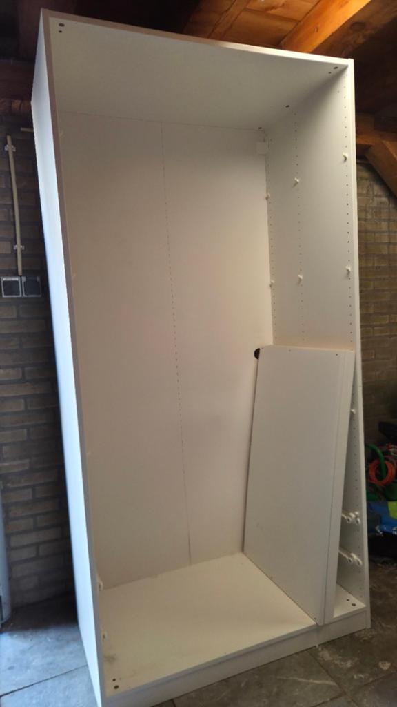 Witte kast met kleine schade rechterkant, Ophalen, Met plank(en), Gebruikt, Eenvoudig