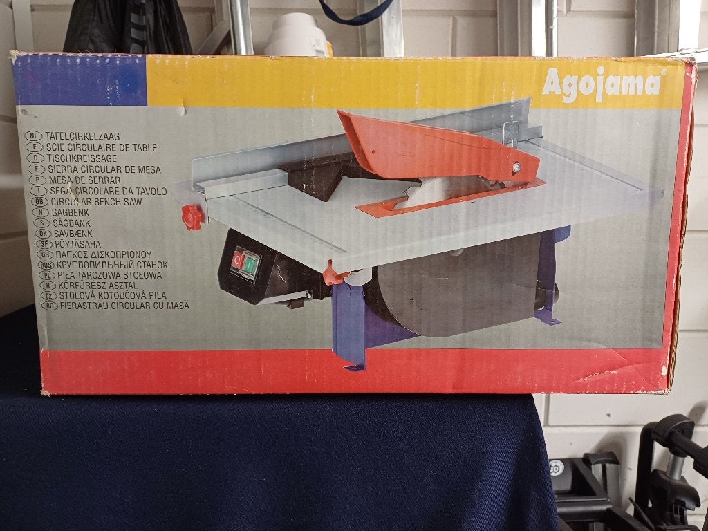 Agojama tafelcirkelzaag met een vermogen van 600W., Doe-het-zelf en Verbouw, Gereedschap | Zaagmachines, Gebruikt, Cirkelzaag